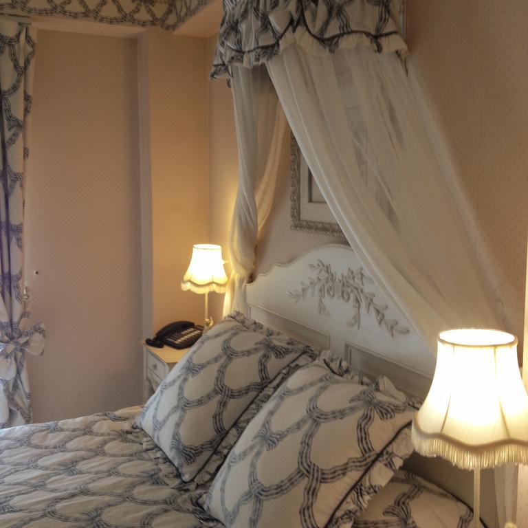 Hostellerie Du Prieure 圣普里 外观 照片
