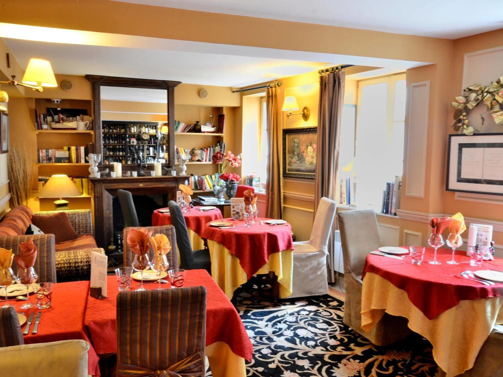 Hostellerie Du Prieure 圣普里 外观 照片